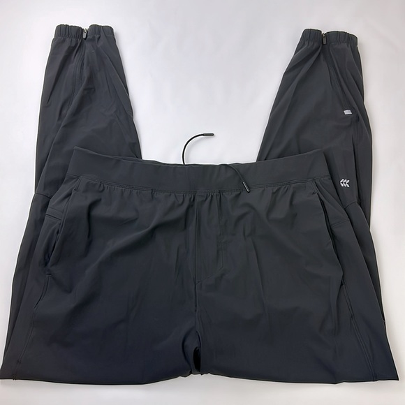 all in motion Men’s light heavyweight Joggers. Black. Large. Zipper Ankles. - Picture 6 of 7